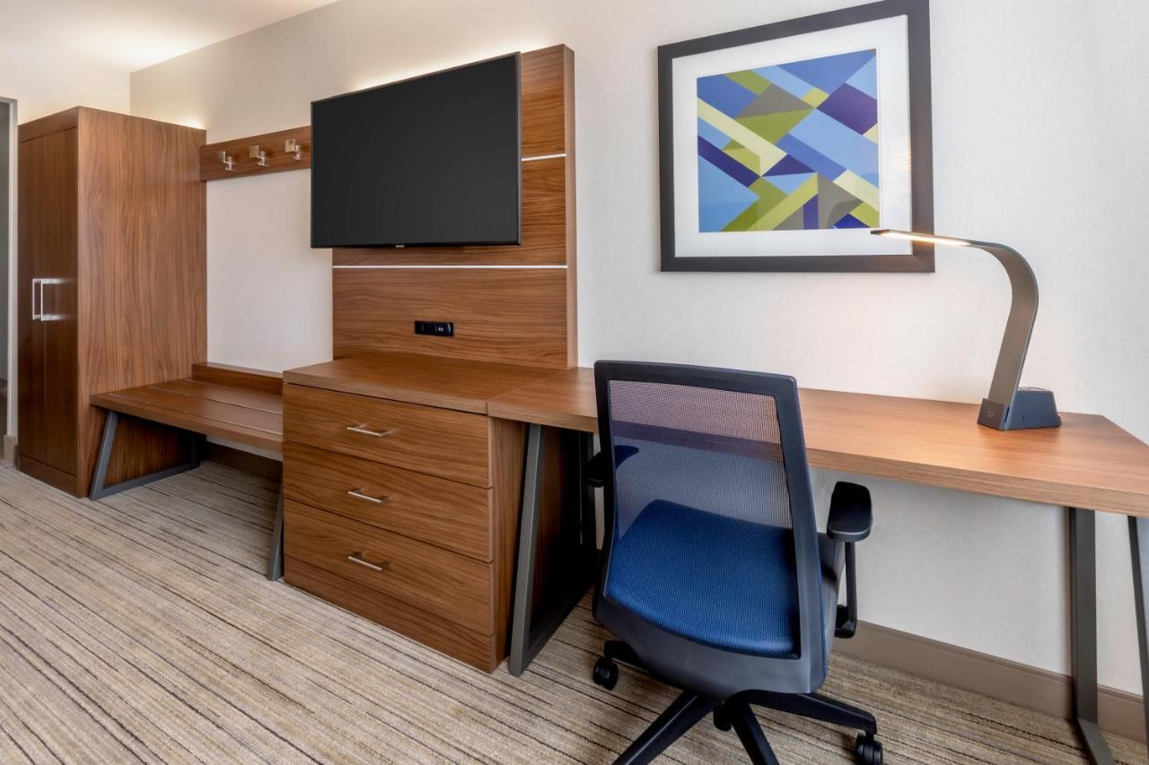 Express & - Milwaukee By Ihg 3*