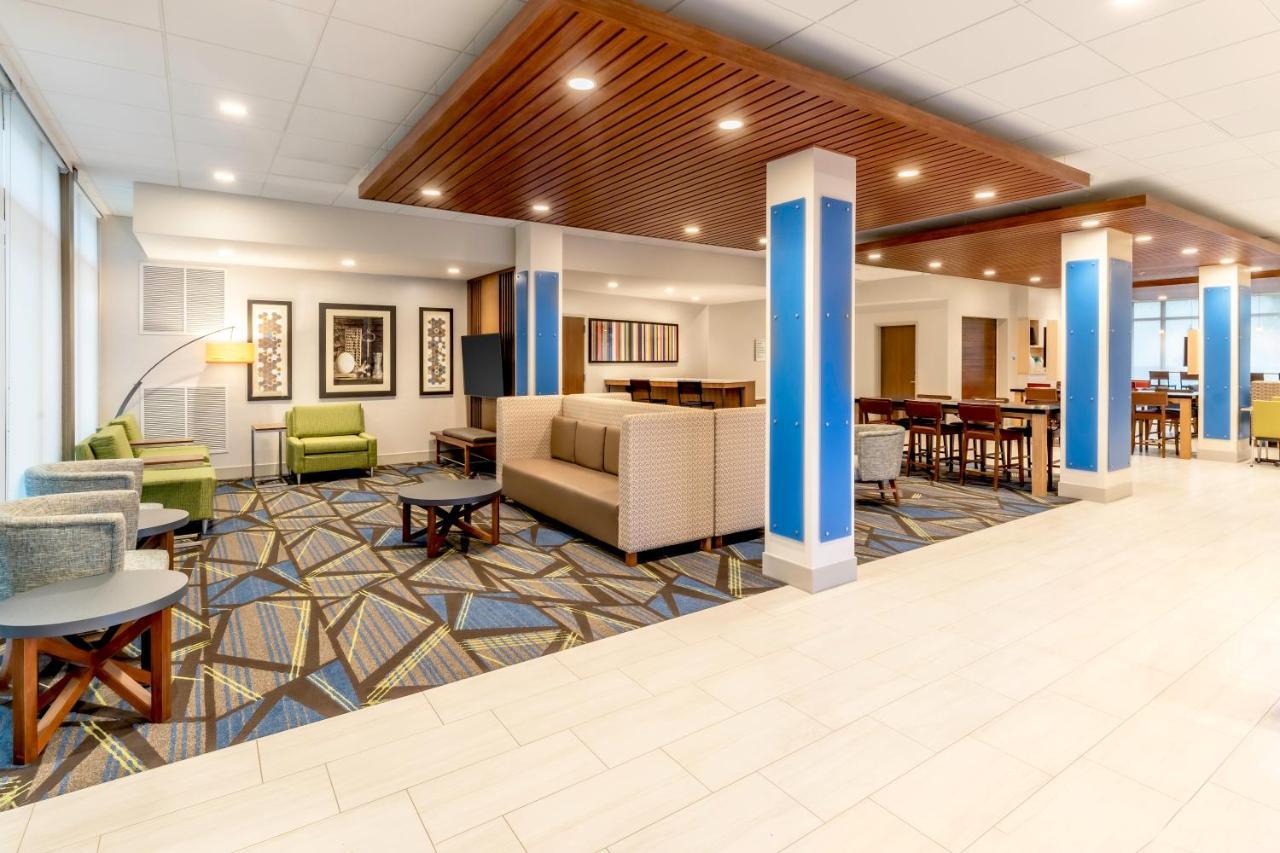 Express & - Milwaukee By Ihg West Allis